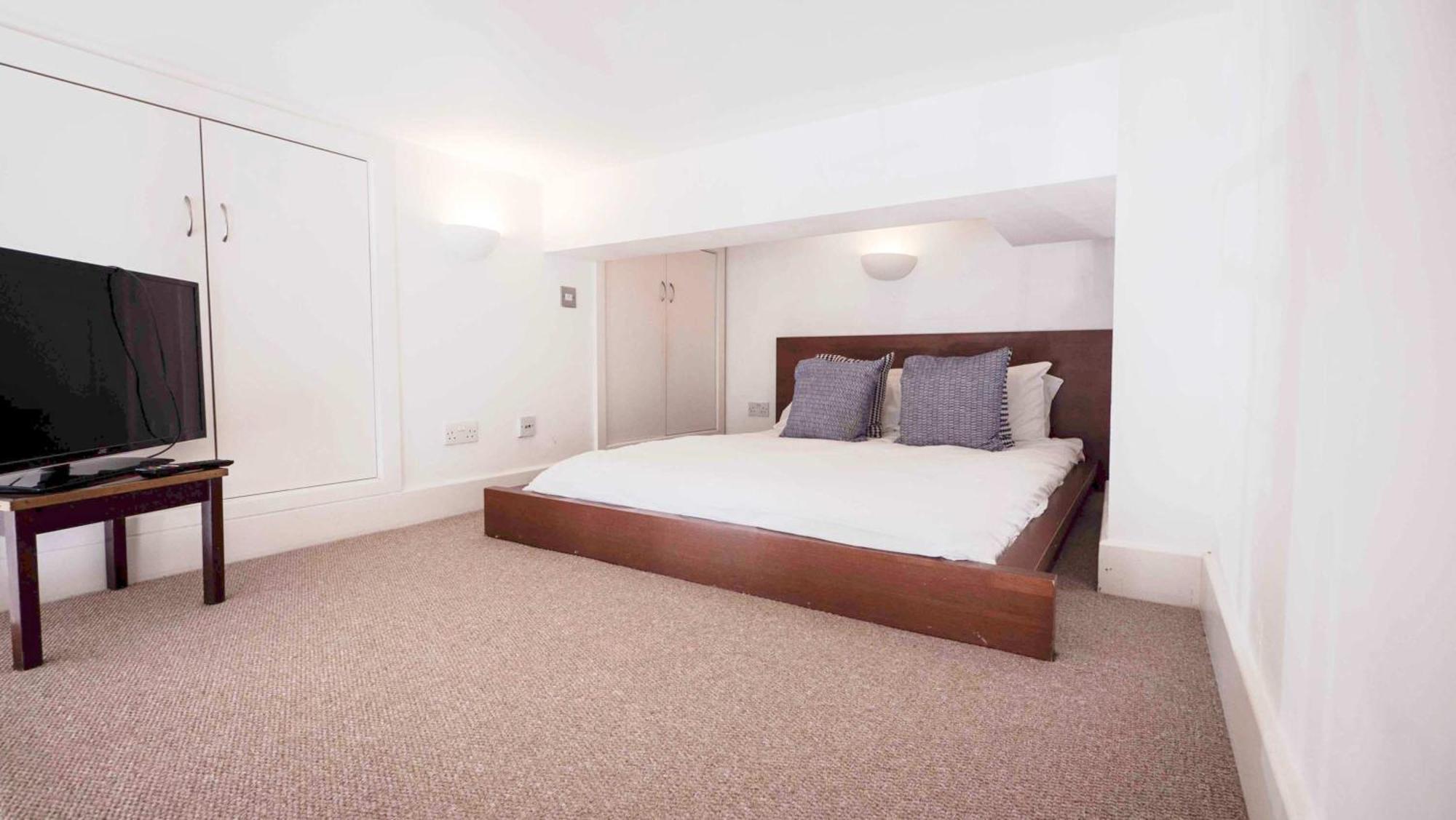 One Bed Maisonette In Centre Portland Square Apartamento